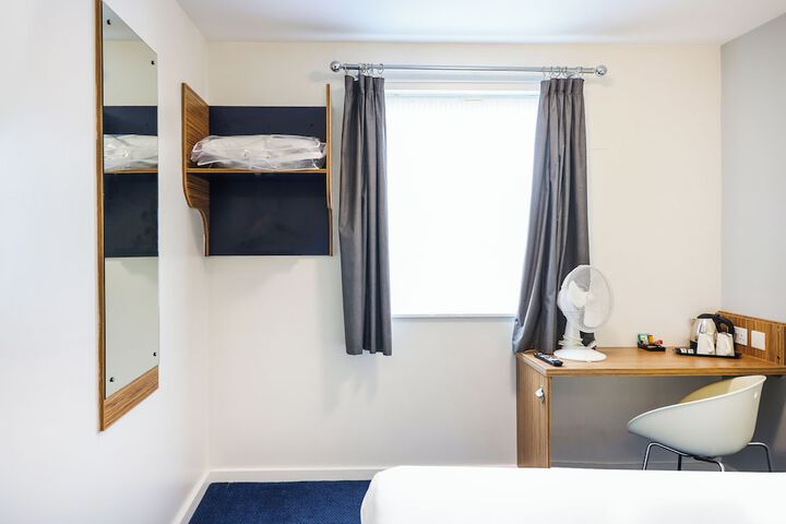 Room 35 of 42