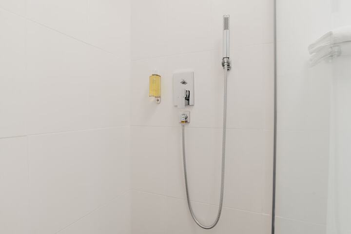 Room 77 of 112