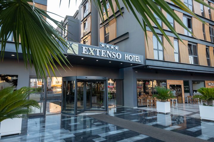 Exterior of Extenso Hotel