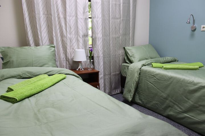 Room 2 of 10
