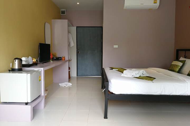 Room 7 of 98