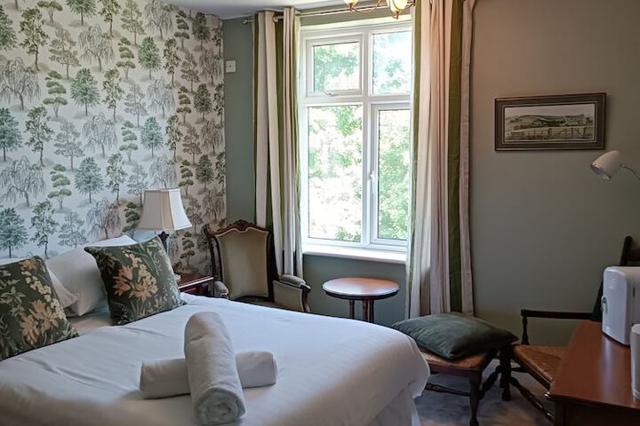 Room 27 of 52