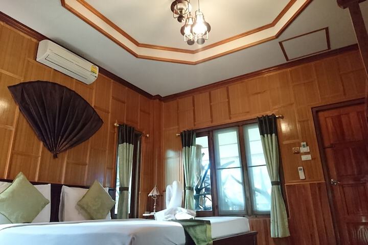 Room 34 of 137