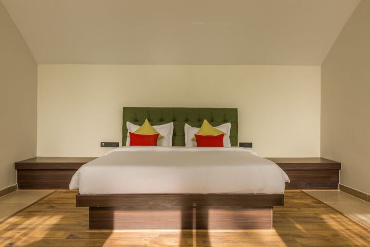 Room 4 of 53