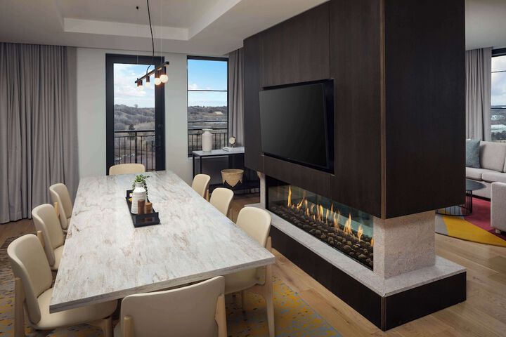 Room 21 of 62