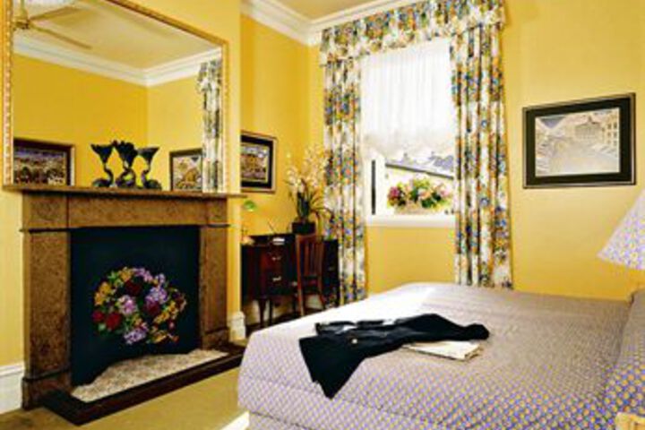 Room 2 of 6