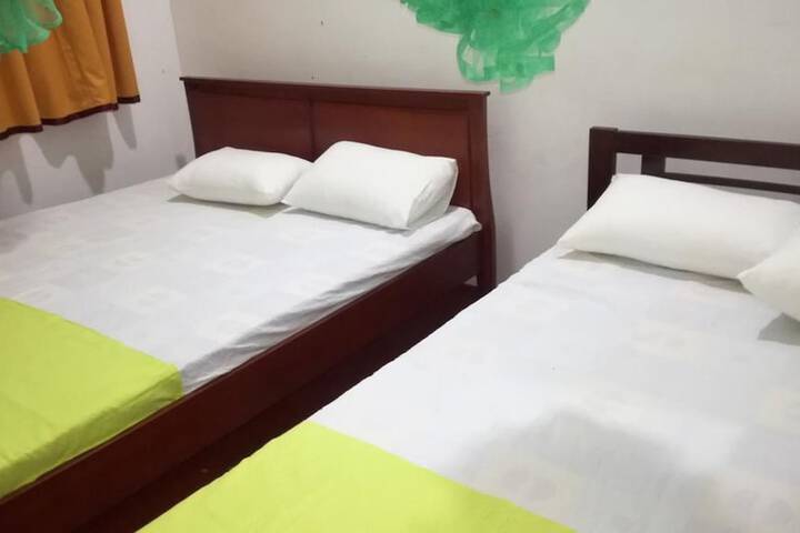 Room 5 of 18