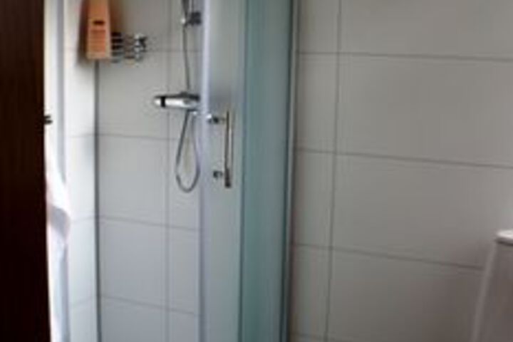 Room 9 of 25