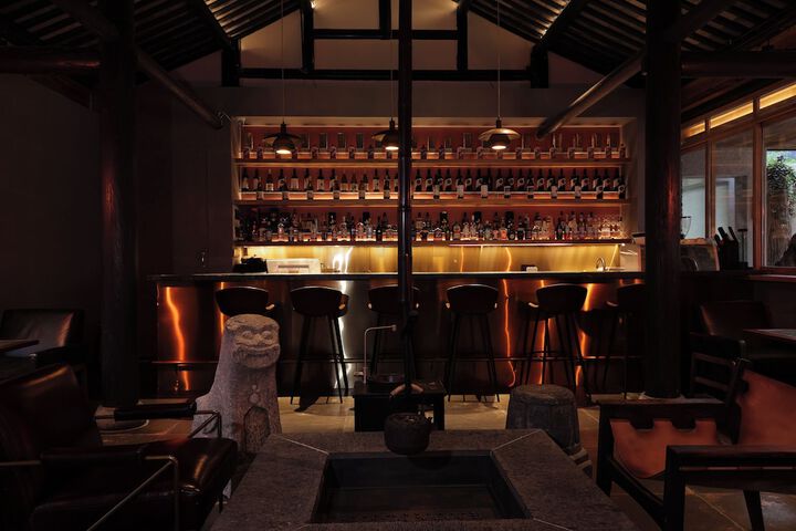 Lounge 140 of 147