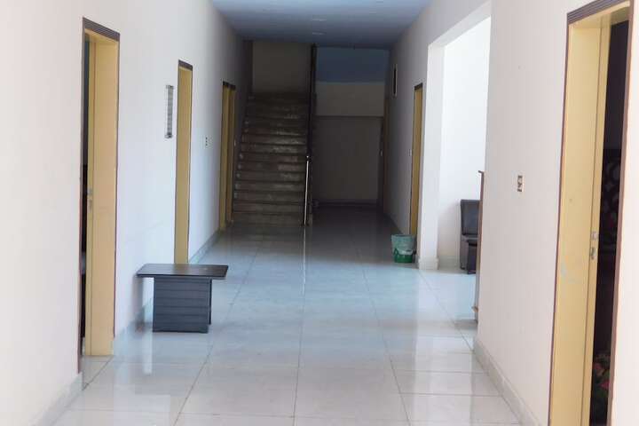Ballroom/Hall 9 of 13
