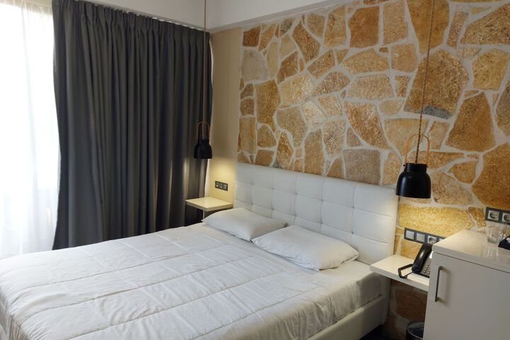 Room 25 of 106