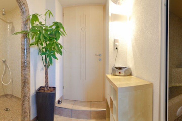 Room 12 of 22