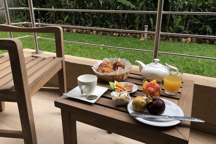 Breakfast/Coffee Service 24 of 35