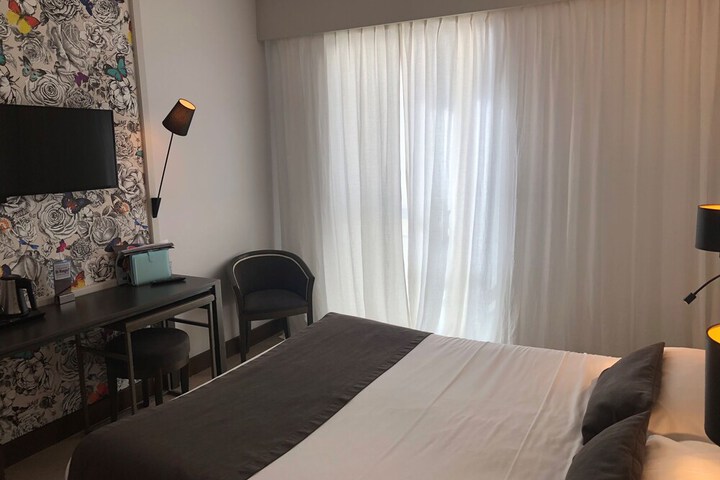 Room 9 of 51