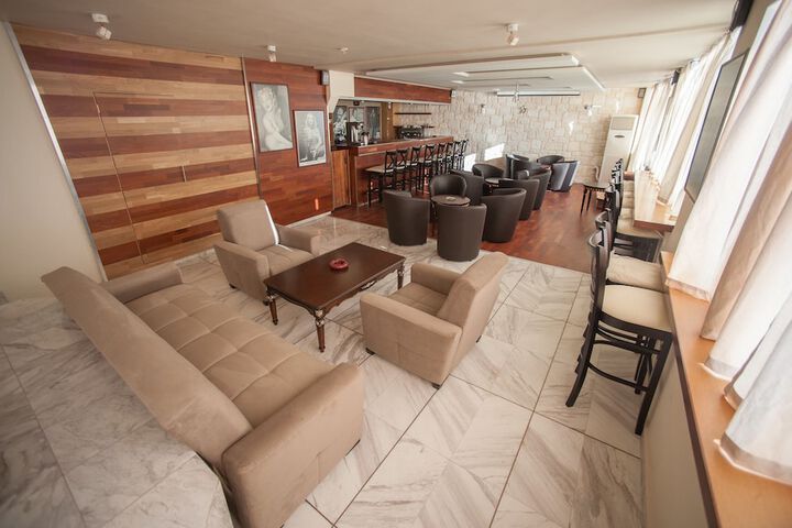 Guest Lobby