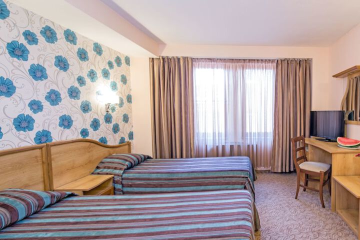 Room 9 of 72
