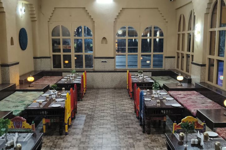Dining 9 of 23