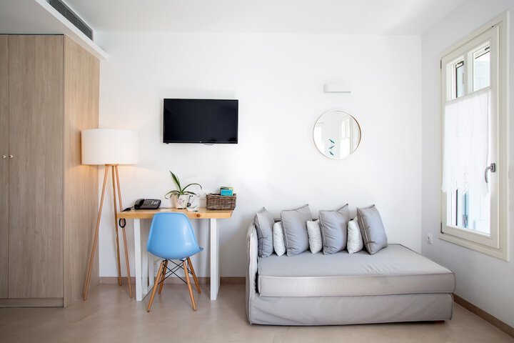 Room 3 of 58