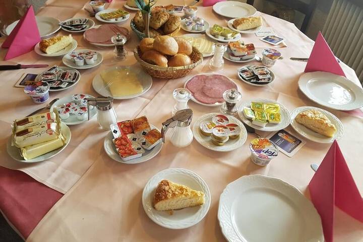 Breakfast/Coffee Service 5 of 6