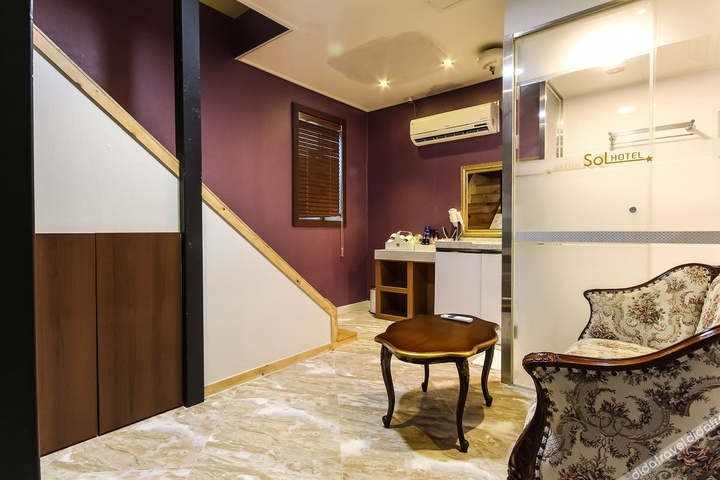 Suite 41 of 48