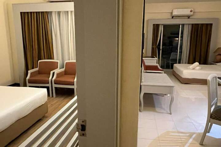Room 20 of 650