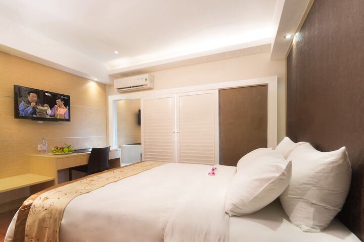 Room 30 of 96
