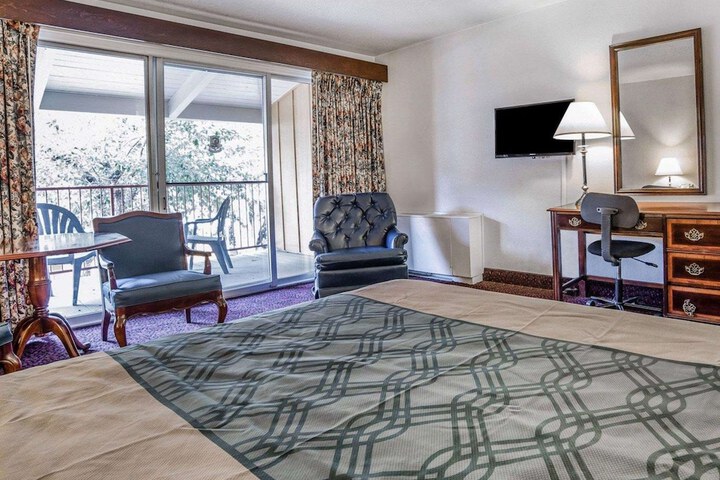 Queen Bed Accessible (1 of 12)