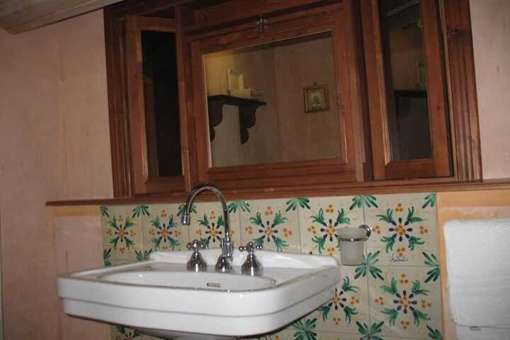 Room 24 of 41