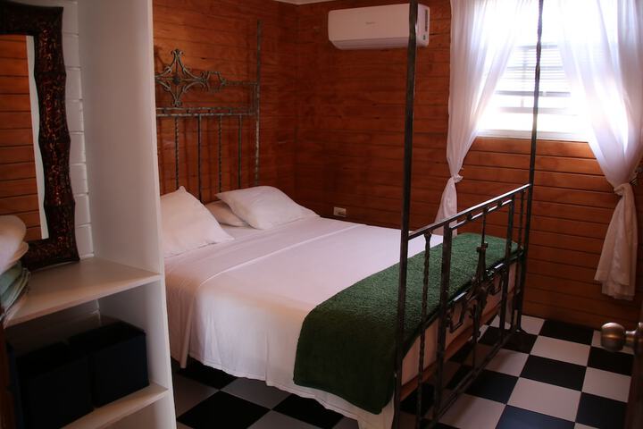 Room 12 of 69