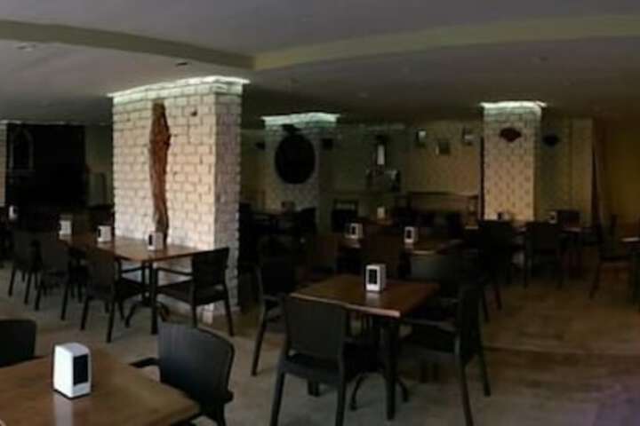 Lounge 10 of 20
