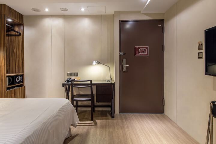 Room 9 of 53