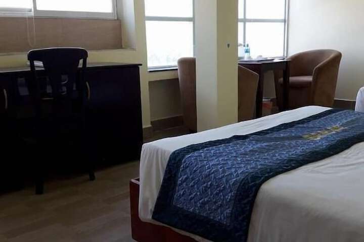 Room 12 of 21