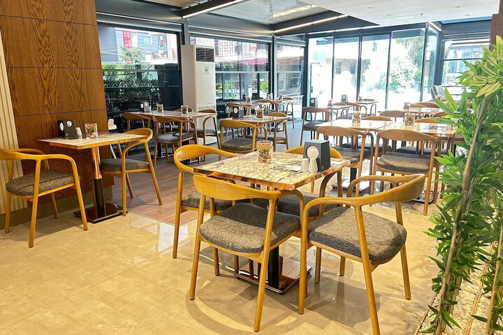Dining 58 of 76