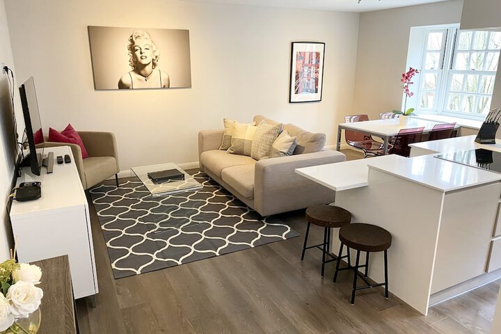 Room 4 of 14