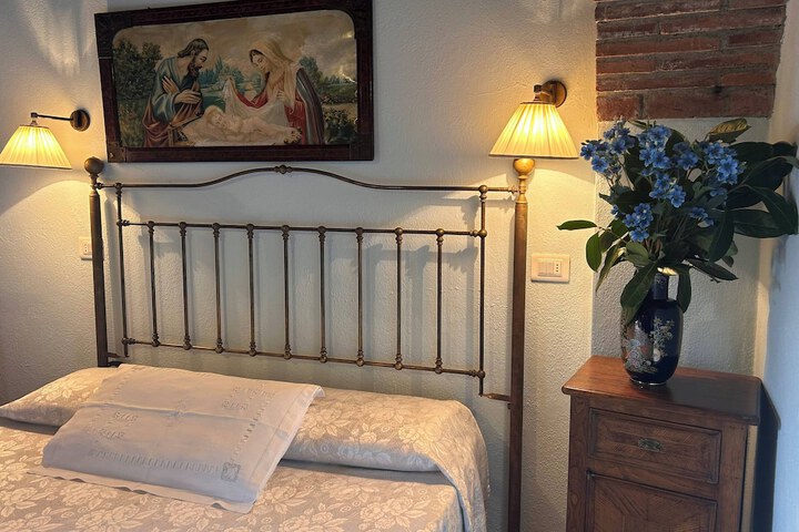 Room 18 of 157
