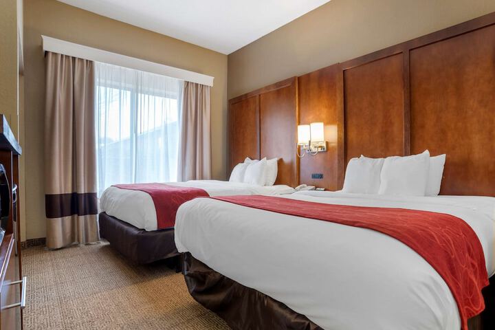 1 King Bed Suite (5 of 15)