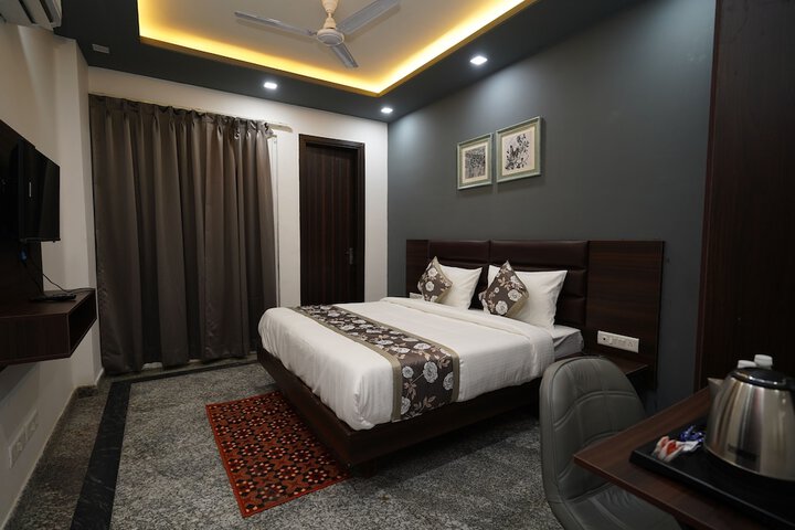 Room 14 of 73