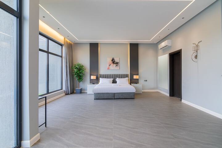 Room 4 of 30