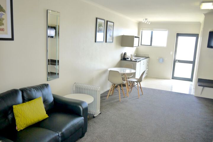 Room 34 of 188