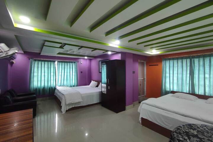 Room 7 of 18