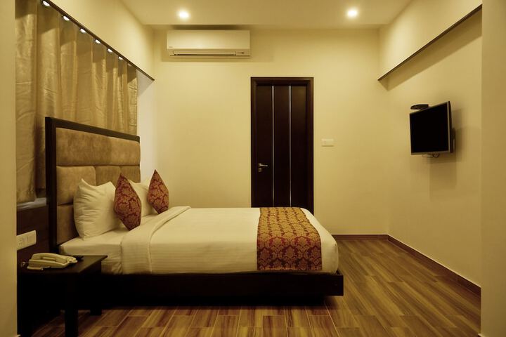 Room 7 of 25