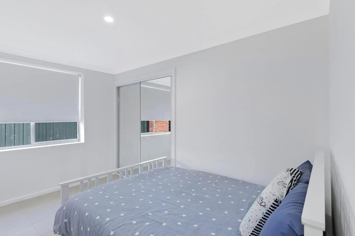 Room 5 of 10
