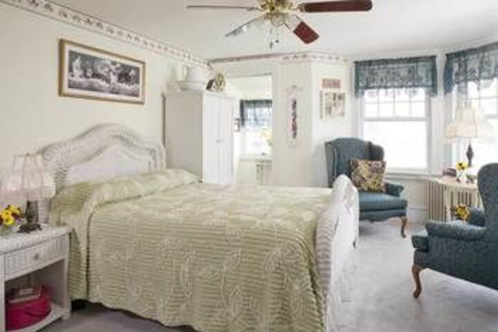 Room 11 of 27