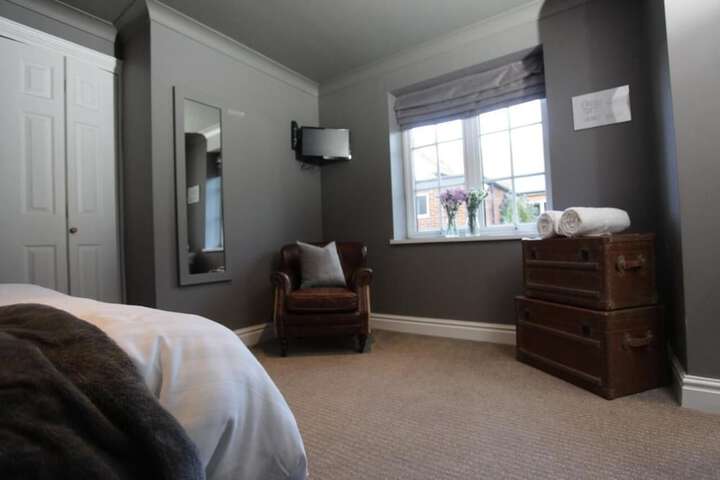 Room 2 of 18