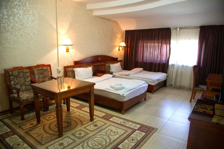Room 2 of 3