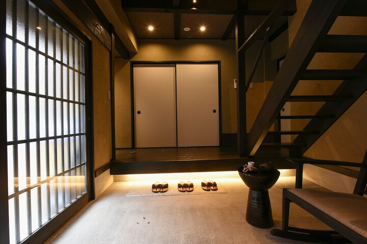 Room 3 of 52