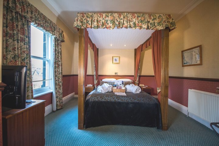 Room 33 of 113