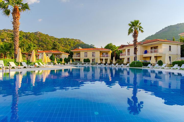 Hotel Pool