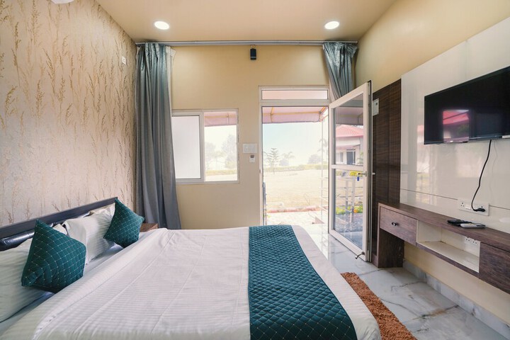 Room 11 of 37