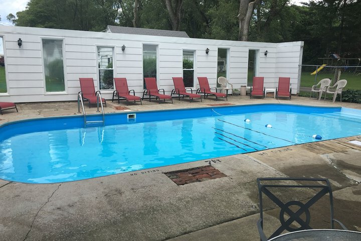 Pool 98 of 104